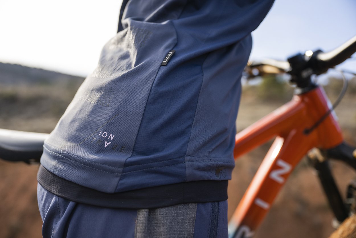 Maglia MTB a maniche lunghe da donna modello Traze Amp AFT