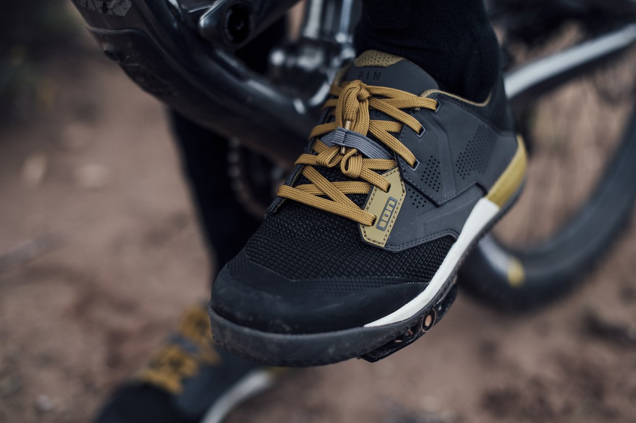 Scarpe MTB Pedali Piatti Scrub Amp