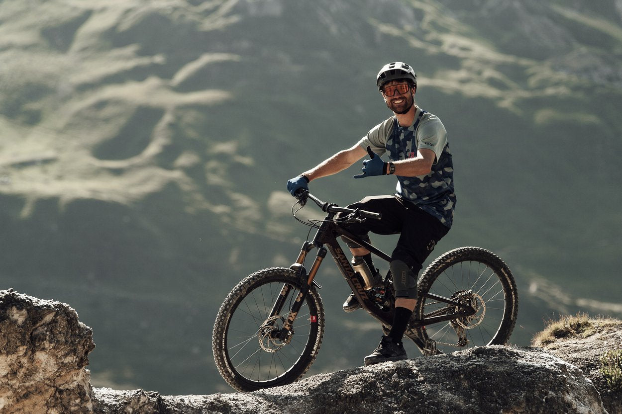 MTB Handschuhe ION Logo