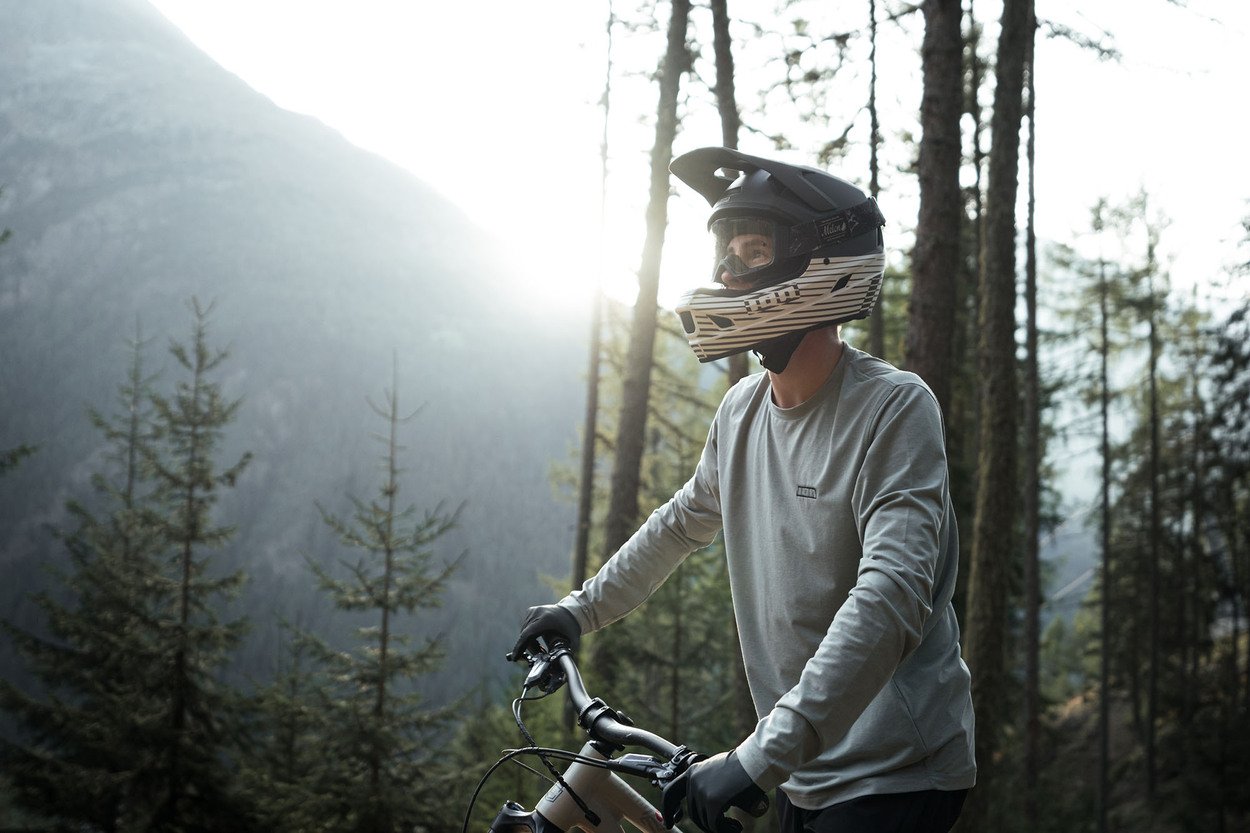 MTB Helmet Fullface Scrub Amp